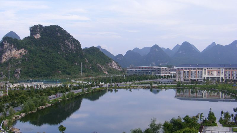 电阻分压计算公式：电子工程师的得力助手
